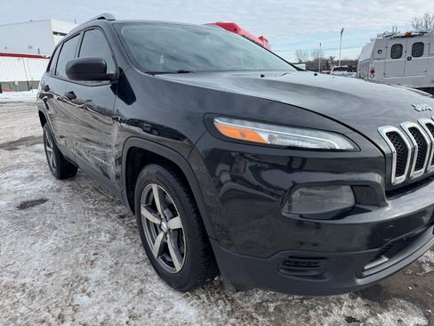 Used 2014 Jeep Cherokee Sport image 12
