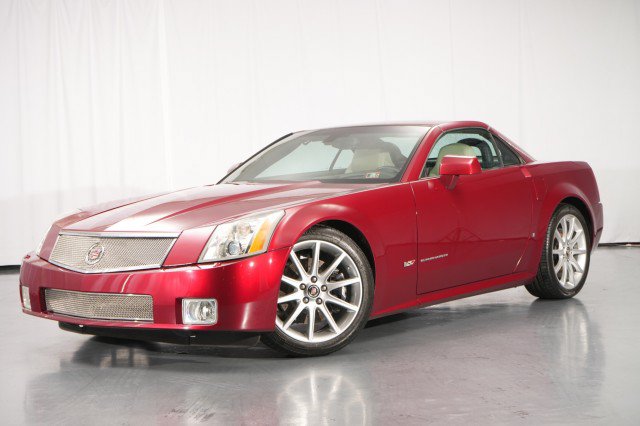 Used 2006 Cadillac XLR V RWD image 1