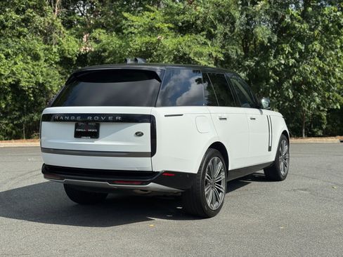 Used 2023 Land Rover Range Rover SE image 12