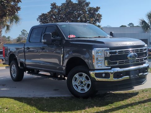 Used 2025 Ford F250 XLT w/ FX4 Off-Road Package image 2