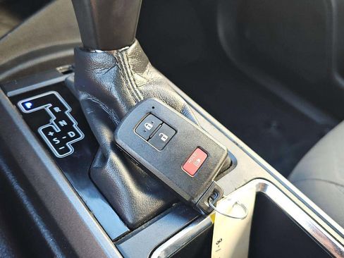 Used 2019 Toyota Tacoma TRD Off-Road image 6