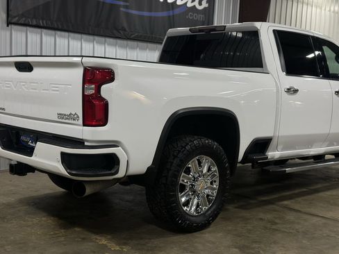 Used 2020 Chevrolet Silverado 2500 High Country w/ Z71 Off-Road Package image 12