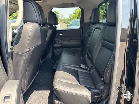 Used 2024 Nissan Frontier SL w/ Technology Package AWD/4WD image 25
