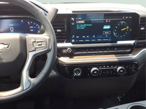 Certified 2024 Chevrolet Silverado 1500 LT AWD/4WD image 6