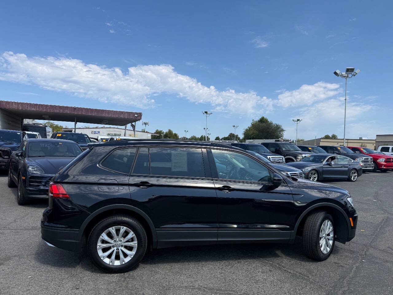 Used 2019 Volkswagen Tiguan S w/ Driver Assistance Package FWD image 9