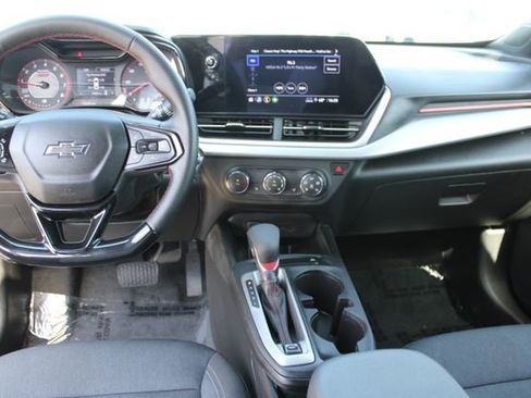 Used 2024 Chevrolet Trax RS w/ Driver Confidence Package FWD image 13
