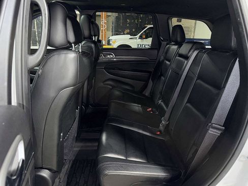 Used 2019 Jeep Grand Cherokee Limited AWD/4WD image 17