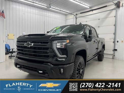 Used 2026 Chevrolet Silverado 2500 High Country w/ Midnight Edition AWD/4WD image 5