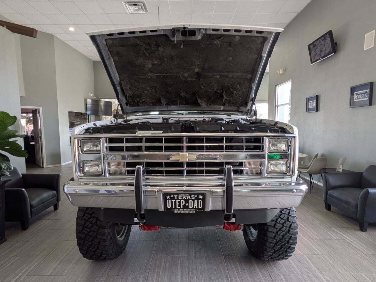 Used 1987 Chevrolet Blazer 4WD image 2
