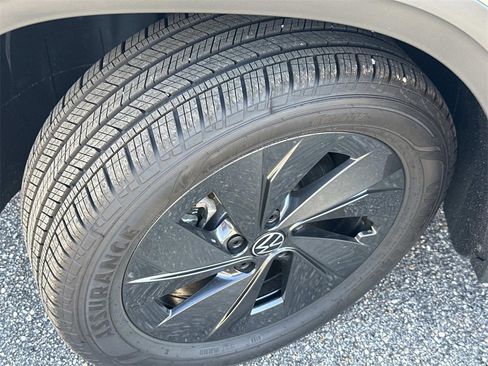 New 2026 Volkswagen Taos S image 10