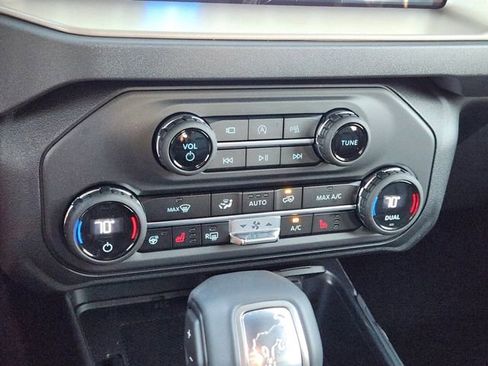 New 2025 Ford Bronco Outer Banks image 19