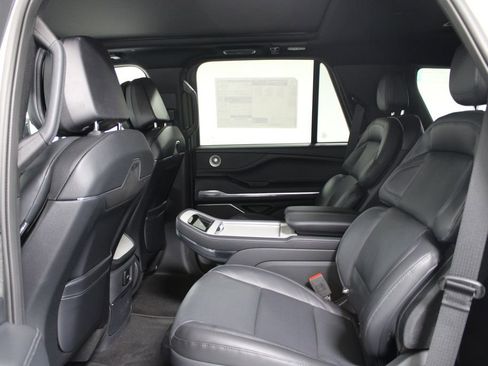 New 2026 Lincoln Navigator Reserve w/ Jet Appearance Package AWD/4WD image 31