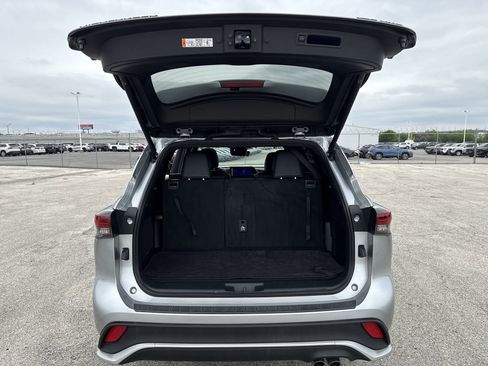 Certified 2025 Toyota Highlander XSE AWD/4WD image 21