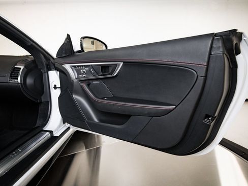 Used 2018 Jaguar F-TYPE R AWD/4WD image 26
