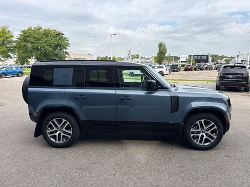 Used 2025 Land Rover Defender 110 X-Dynamic SE AWD/4WD image 6