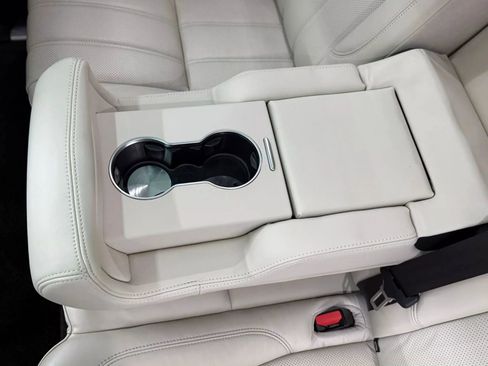 Used 2017 Land Rover Range Rover HSE image 40