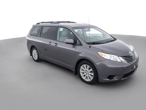 Used 2014 Toyota Sienna XLE AWD/4WD image 3