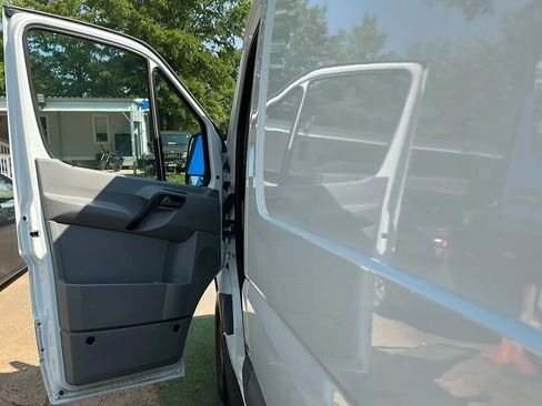 Used 2015 Mercedes-Benz Sprinter 2500 w/ Additional Battery Package image 22