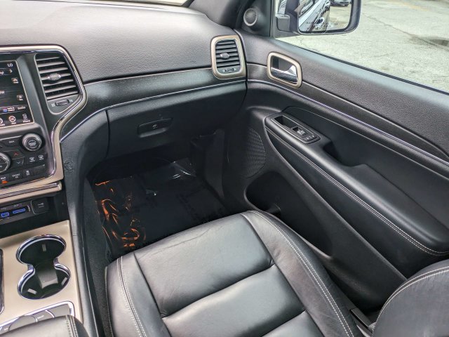 Used 2017 Jeep Grand Cherokee Limited AWD/4WD image 18