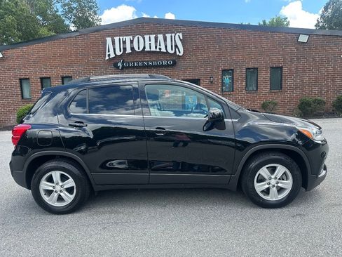 Used 2020 Chevrolet Trax LT FWD image 8