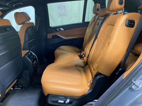 Certified 2024 BMW X7 xDrive40i w/ M Sport Package image 17