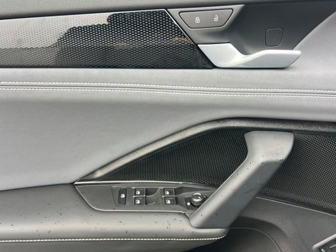 New 2026 Volkswagen Tiguan SE R-Line image 11