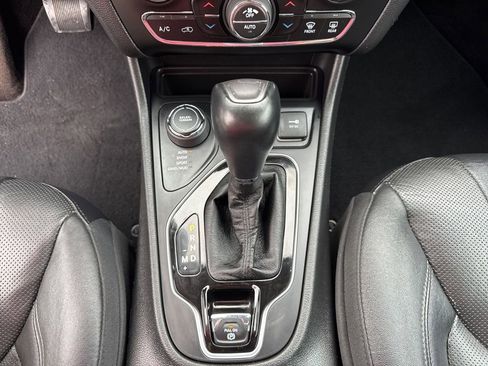 Used 2019 Jeep Cherokee Limited w/ Technology Group image 42