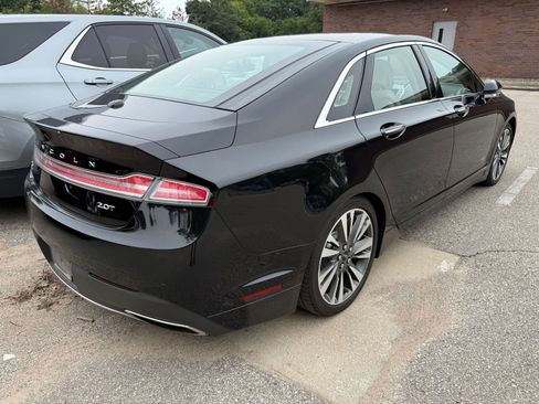 Used 2017 Lincoln MKZ Reserve FWD image 2