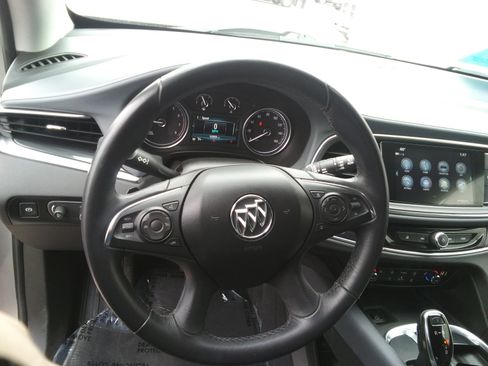 Used 2018 Buick Enclave Essence image 15