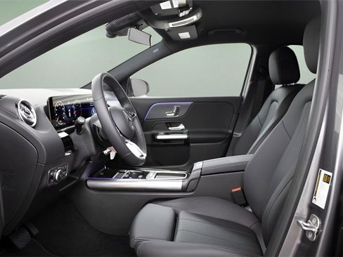 Used 2025 Mercedes-Benz GLA 250 image 16