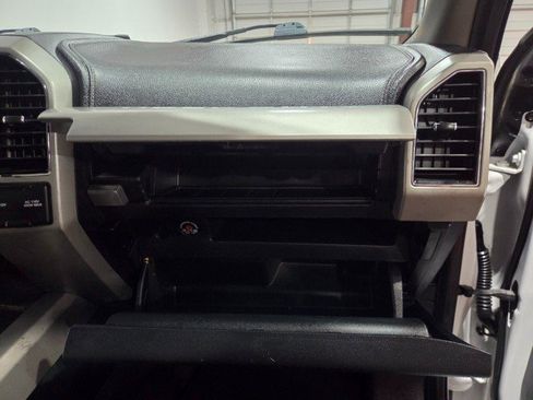 Used 2019 Ford F250 Lariat w/ Lariat Value Package image 40