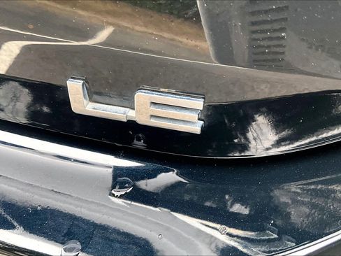 Used 2022 Toyota Highlander LE image 8