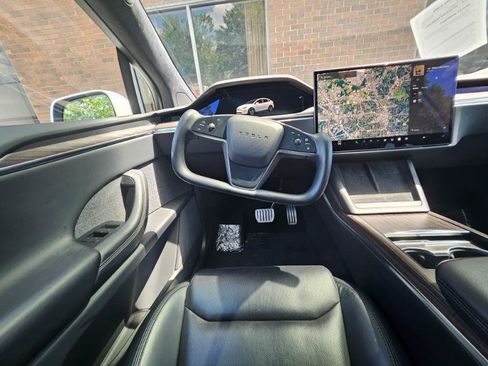 Used 2023 Tesla Model X AWD/4WD image 4
