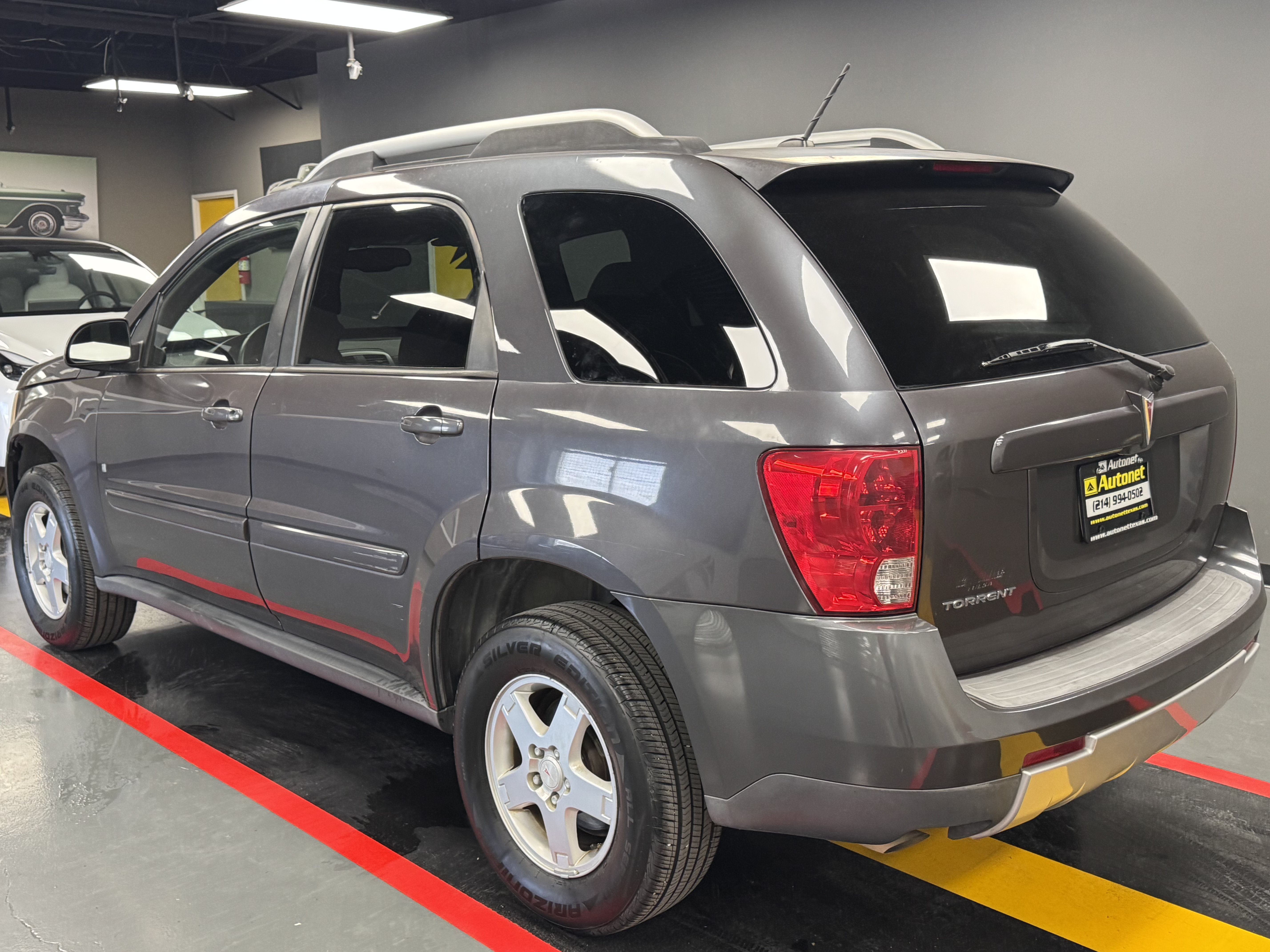 Used 2008 Pontiac Torrent 2WD w/ Preferred Package image 4