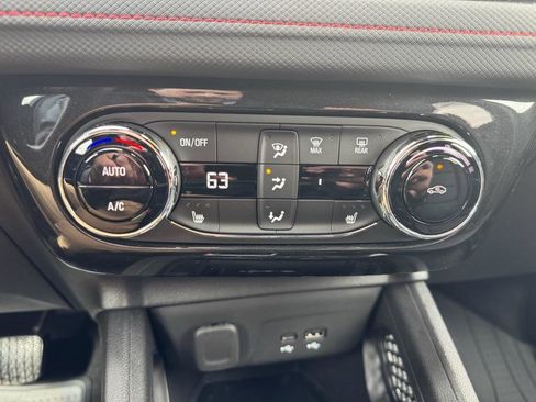 Used 2025 Chevrolet TrailBlazer RS w/ Convenience Package AWD/4WD image 15