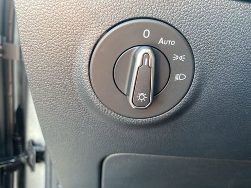 New 2025 Volkswagen Taos SEL AWD/4WD image 34