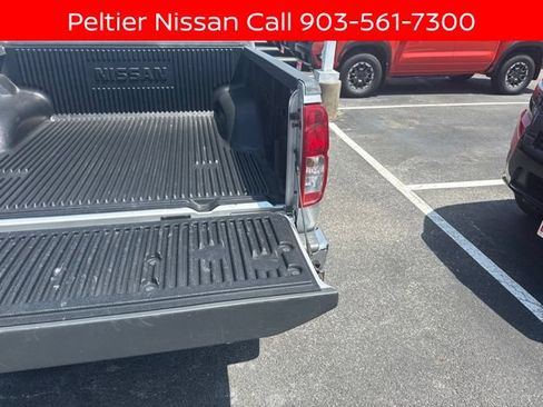 Certified 2017 Nissan Frontier SV AWD/4WD image 5