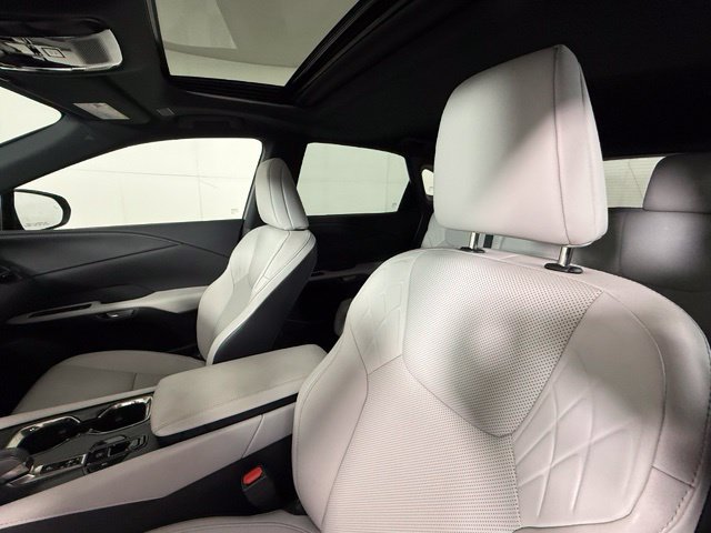 Used 2025 Lexus RX 350 Premium w/ Convenience Package FWD image 5
