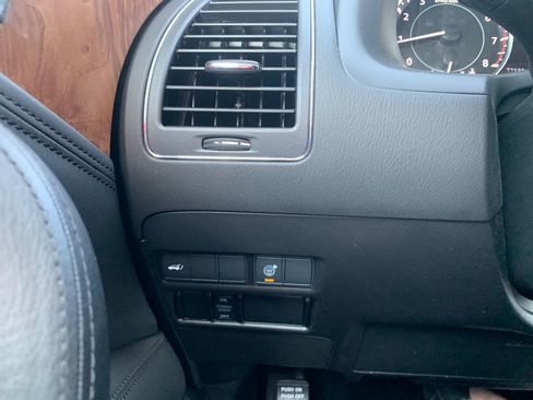 Used 2022 Nissan Armada SL w/ Captain's Chairs Package image 22