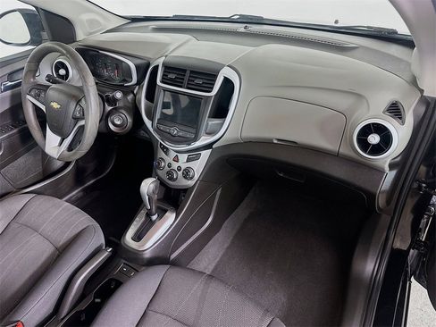 Used 2018 Chevrolet Sonic LT image 29