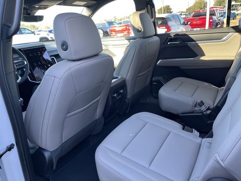 New 2026 GMC Acadia Elevation w/ Elevation Premium Package image 11