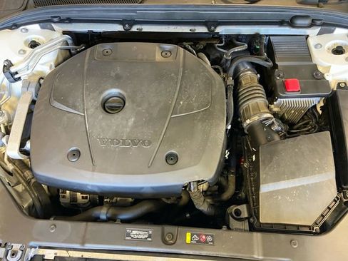 Used 2020 Volvo S60 T6 Momentum image 26