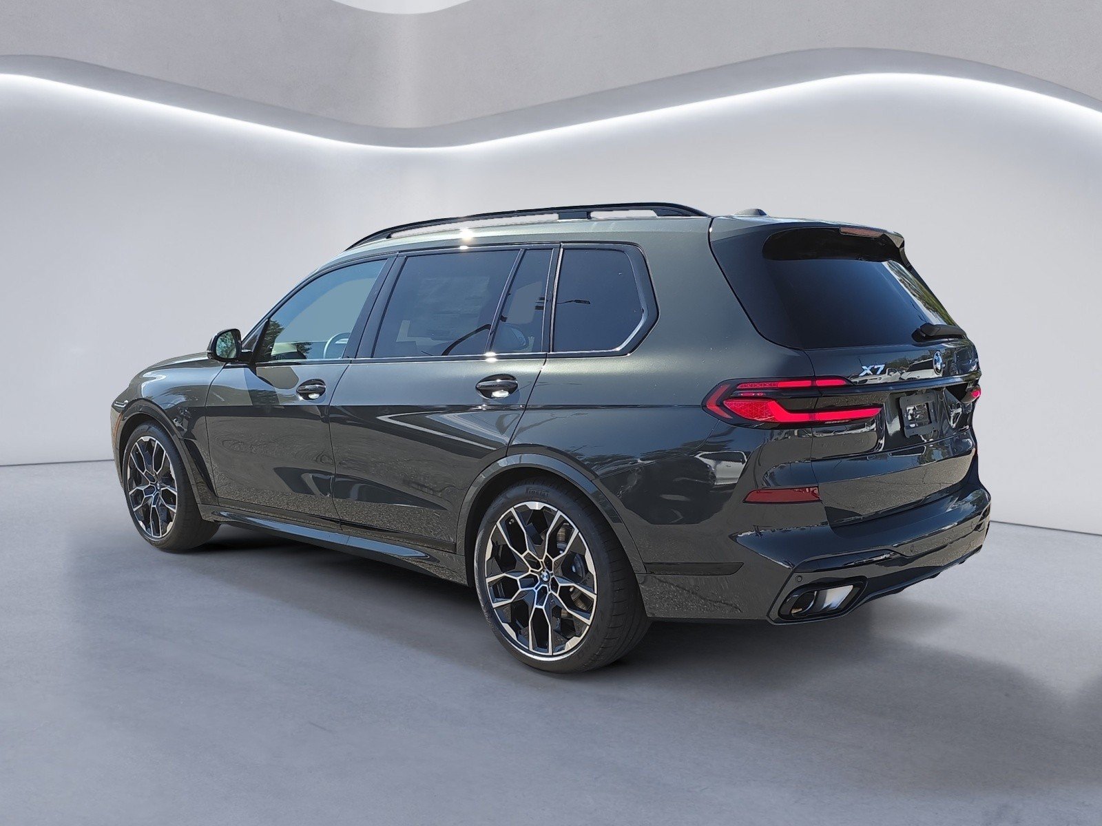 New 2027 BMW X7 xDrive40i w/ M Sport Package AWD/4WD image 5