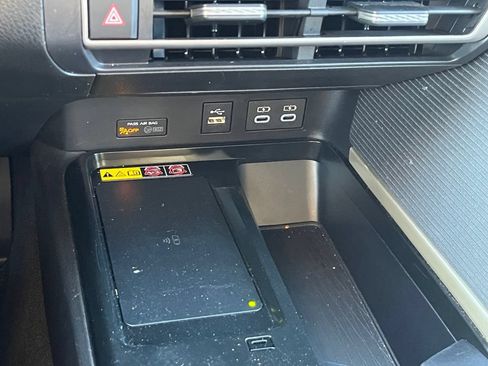 Used 2025 Toyota Camry SE FWD image 24