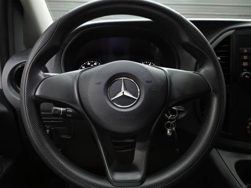 Used 2021 Mercedes-Benz Metris image 18