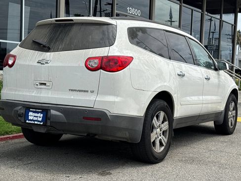Used 2011 Chevrolet Traverse LT w/ Personal Connectivity Package FWD image 5