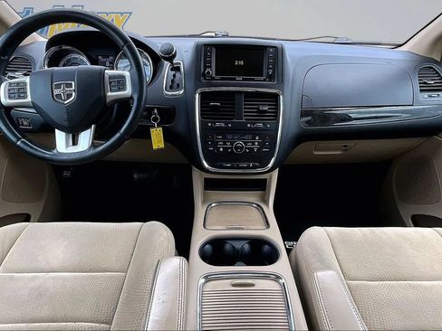 Used 2013 Dodge Grand Caravan Crew w/ Driver Convenience Group FWD image 7