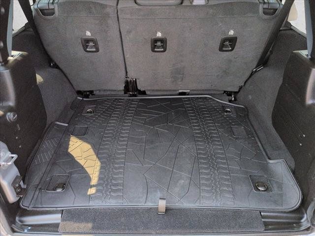 Used 2020 Jeep Wrangler Unlimited Rubicon AWD/4WD image 10