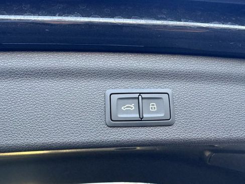 Used 2025 Audi Q3 2.0T Premium w/ Convenience Package image 33