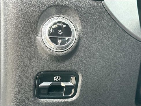 Used 2022 Mercedes-Benz C 300 Sedan image 10